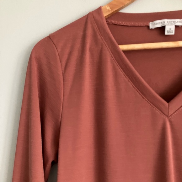 GREEN ENVELOPE Mauve Micro Ribbed V-Neck 3/4 Sleeve Top Size S - Picture 2 of 10